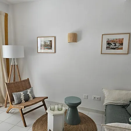Cala Blanca Apartment *